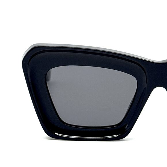 New, LOEWE Sunglasses LW40145F 01A Authentic - Picture 6 of 13